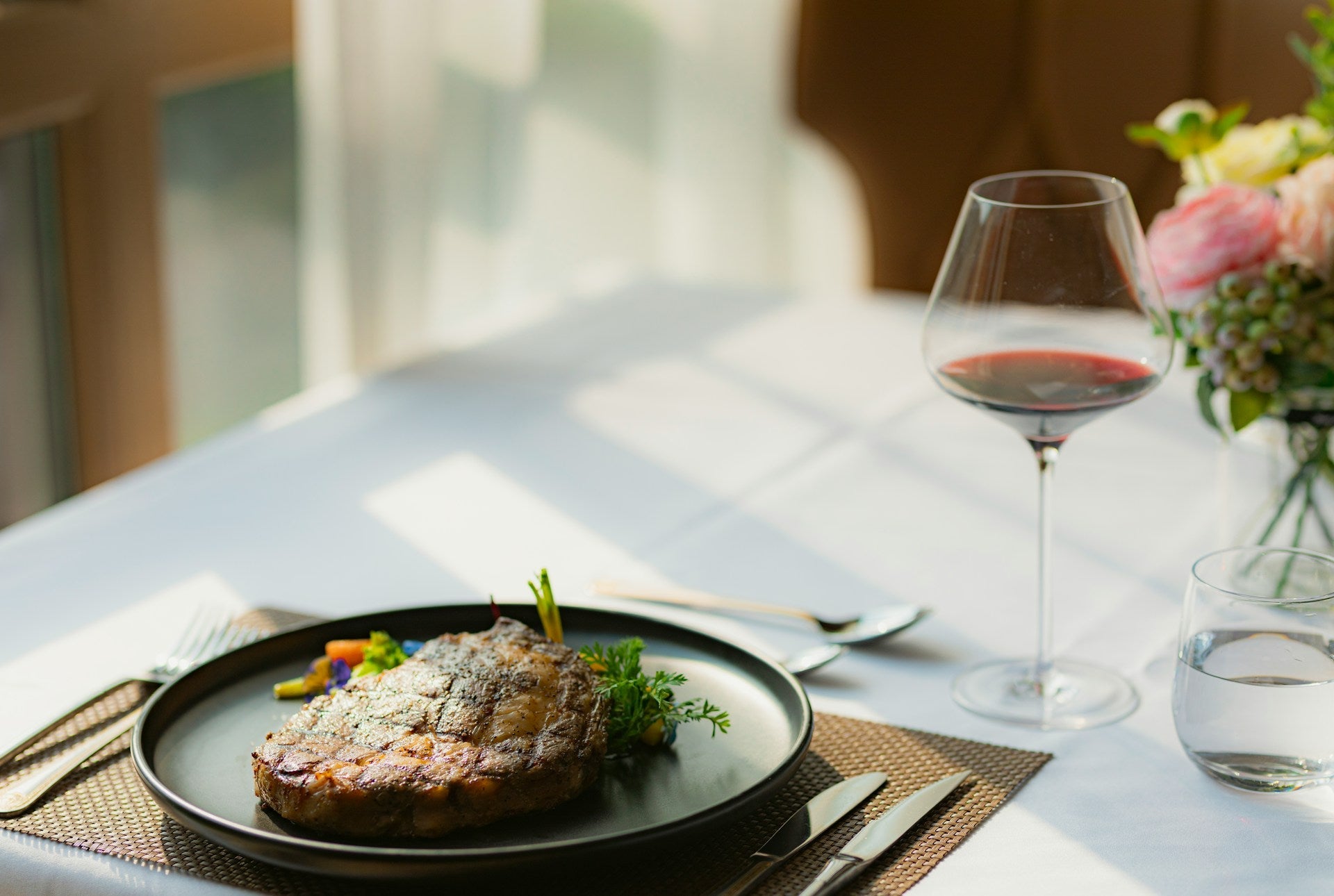 Exploring the Perfect Pairings: The Best Wines to Complement Your Steak