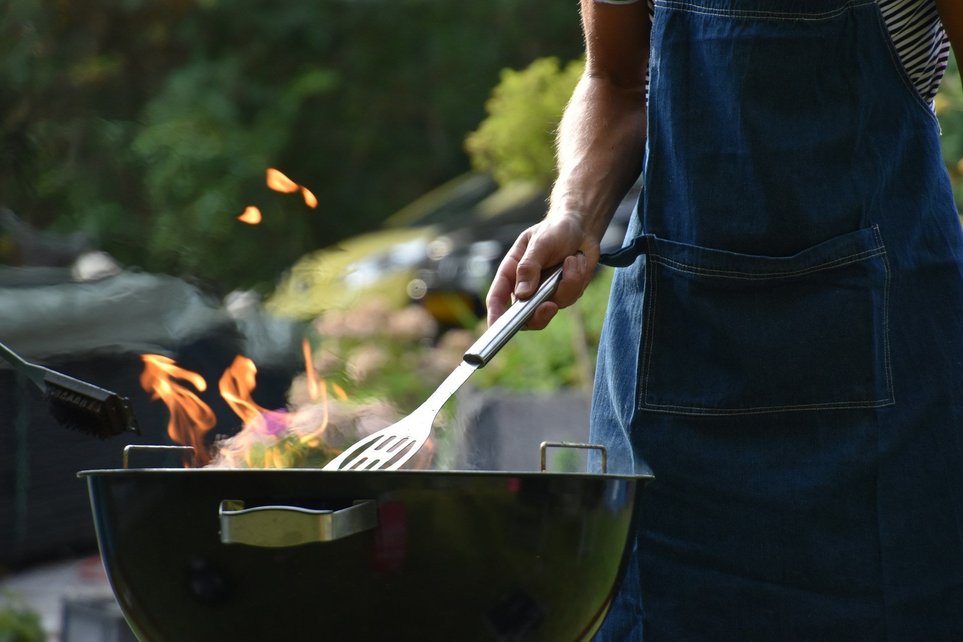 The Ultimate BBQ Guide: Perfecting Sausages, Lamb, and Hamburgers
